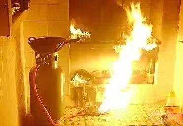 无焰燃气炉厨房